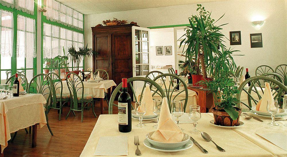 Hotel Restaurant Les Falaises Bouziès Restaurang bild