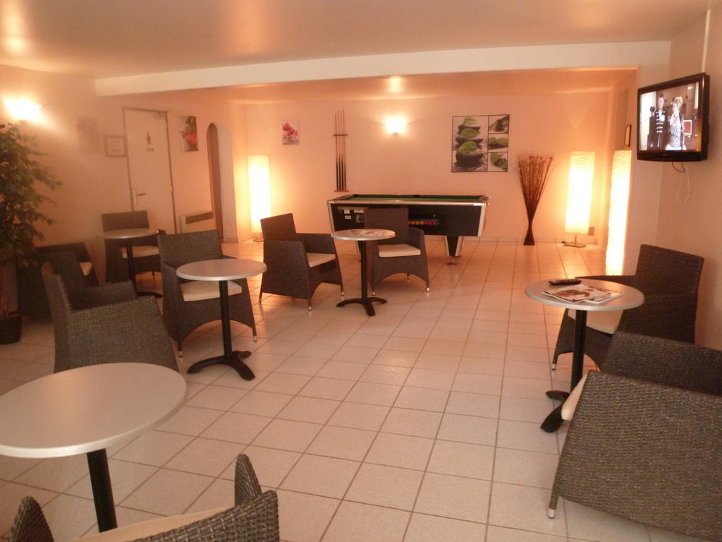 Hotel Restaurant Les Falaises Bouziès Exteriör bild